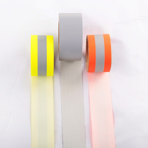 Nastro in tessuto di poliestere ad alta visibilità ritardante di fiamma e materiale riflettente striscia di avvertenza prismatica per cucire di sicurezza - Product Image 1