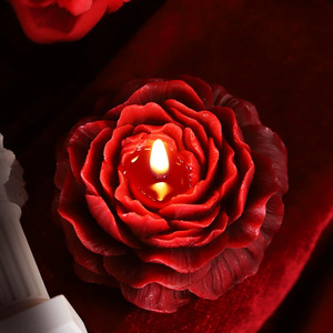 Bougies de <span class=keywords><strong>massage</strong></span> à la cire de soja sensuelle à basse température 42 ℃ faites à la main conception de fleur de rose de pivoine pour les couples d'occasions de noël de pâques de <span class=keywords><strong>spa</strong></span> - Product Image 2