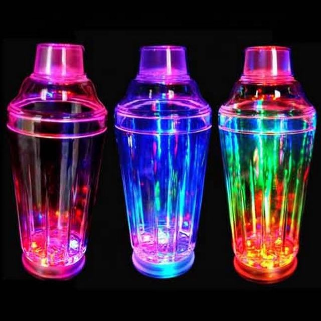 Custom Dinner Bar Party Cocktail Shakers Color Changing Electronic Shaker Bottle