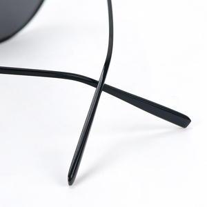 Gafas de fiesta de acero inoxidable de metal de gran tamaño, estilo de mujer, lentes de sol de forma semicircular a la moda con precio de descuento - Product Image 5