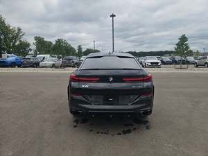 <span class=keywords><strong>BMW</strong></span> X6 XDrive40i AWD 2023 Usado, Volante a la Izquierda, Interior Oscuro, Asientos de Cuero, ACC Automático, R18 SUV, Techo Solar, 300-400 CV, Faros LED - Product Image 5