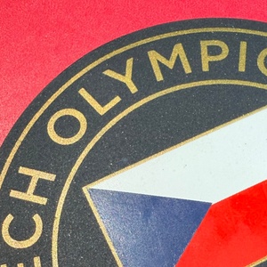 Parches termoadhesivos impermeables, etiquetas de transferencia de calor, parches de TPU con logotipo en relieve de alta frecuencia personalizados de fábrica para ropa deportiva. - Product Image 2