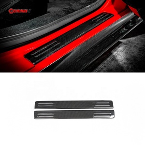 แผ่นกันรอยขอบประตูคาร์บอนไฟเบอร์แบบแห้งสไตล์ OEM สำหรับ Ferrari SF90 ของแท้ Pre-Preg ชุดแต่งขอบประตูภายใน อัพเกรดภายใน ขายส่ง - Product Image 1