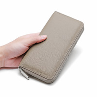 Dompet Kulit Asli Klasik dengan Logo Custom, Resleting Panjang, dan Banyak Slot Kartu untuk Pria atau Wanita