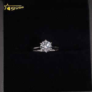 Anello <span class=keywords><strong>di</strong></span> Fidanzamento Classico a 6 Punte per Donna, in PT950 con Diamante Coltivato in Laboratorio da 1 Carato, per Matrimonio - Product Image 4