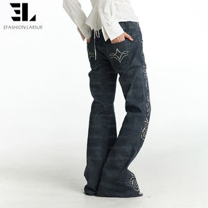 LARSURカスタムファクトリー スタッズ付きラインストーン ジュエリー フレアデニム スリムフィット ブーツカット ダメージ加工 ヴィンテージウォッシュ ツイルデニムパンツ レディース - Product Image 3