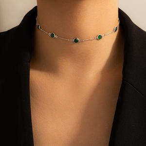 <span class=keywords><strong>Collar</strong></span> de cadena con piedras verdes para mujer, gargantilla de Color dorado, ajustable, de <span class=keywords><strong>Metal</strong></span> y aleación - Product Image 6