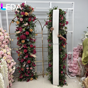 Camino de Mesa de Flores Artificiales de Seda Hechas a Mano LEDA, Color Personalizado, Arreglo Floral para Bodas, Camino de Mesa para Decoración del Día de la Madre - Product Image 6