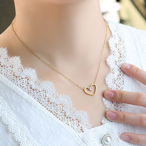 Collier personnalisé avec logo, en acier inoxydable plaqué or 18 carats, résistant à l'eau et inaltérable, avec zircon en forme de cœur pour femme - Product Image 1