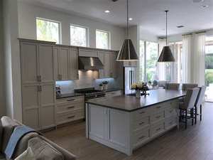 Meubles de cuisine modulaires haut de gamme personnalisables de style européen avec table à manger intégrée, îlot de cuisine extensible en bois avec plateau en pierre - Product Image 5