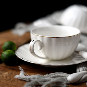 Ensemble de tasses à café et soucoupes en céramique à bord doré, blanc, pour le thé de l'après-midi, vente en gros - Product Image 3