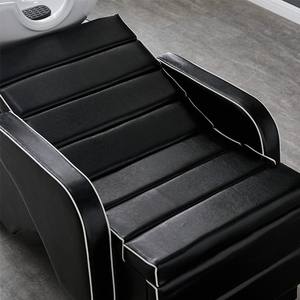 Cama de Champú Contemporánea de Cuero Sintético Resistente con Lavabo de Cerámica para Peluquería, Uso Comercial - Product Image 2