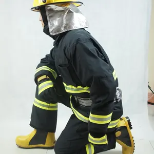 Extremer Schutz EN 469 KhakiDupont Nomex Rip Stop Abnehmbarer innerer Feuerwehr mann Feuerwehr anzüge