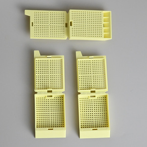Disposable <b>Plastic</b> Embedding Box With Lid <b>Square</b> Grid Round Hole Lab Microplate Storage <b>Container</b> - Product Image 1