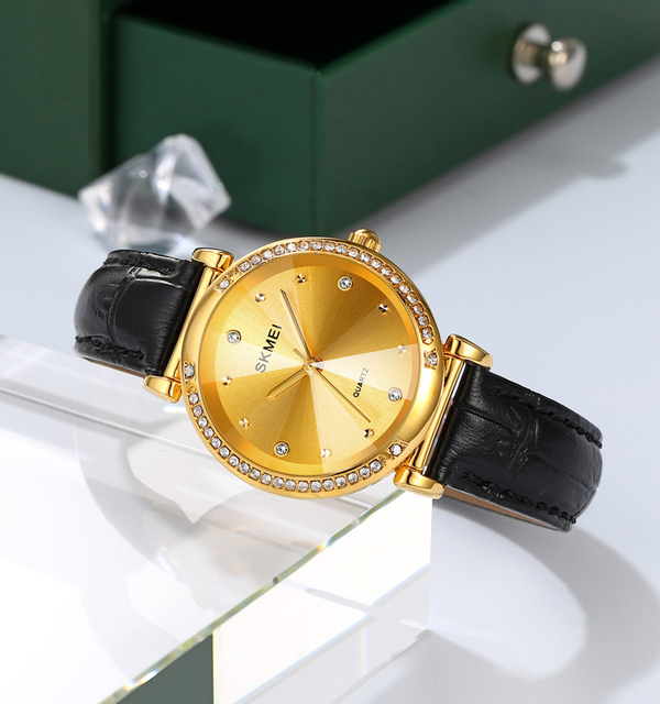 Skmei 2072  Movement Star Rotating Fashion Watch Men Genuine Leather Water  Resistance Depth Watch for Woman