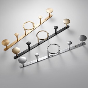Perchero de pared estándar de latón con ganchos dorados cepillados, almacenamiento de lujo ligero para dormitorio y baño - Product Image 4