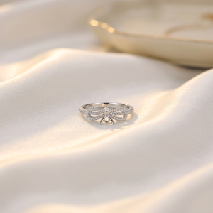 แหวนหมั้นเพชรแท้ทรงโซลิแตร์ ดีไซน์โบว์สุดโรแมนติก คุณภาพสูง ทองคำขาว 18K สำหรับสาวๆ - Product Image 5