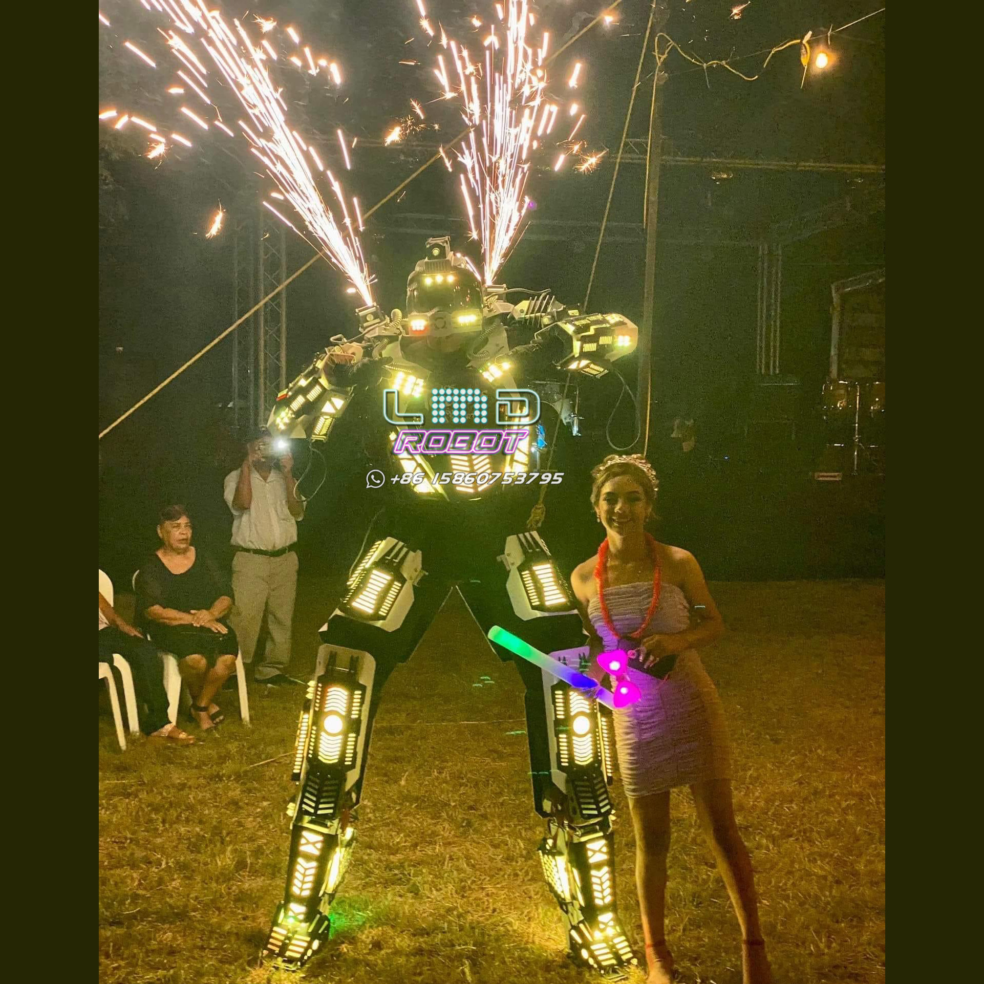 Robot avec pyrotechniques adaptateur et 1 co2 led canon