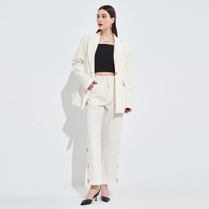 ชุดสูททำงานสำหรับผู้หญิงชุดสูททำงานสีขาวทรงหลวมดีไซน์ใหม่ฤดูร้อน - Product Image 3