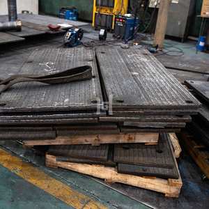 Placas de Acero Resistentes al Desgaste con Recubrimiento de Carburo de Cromo Personalizadas, Grado Q235/Q345, Estructura Superpuesta Laminada en Caliente de 6+4 mm - Product Image 3