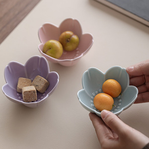 Flower Shape Ceramic Fruit Plate <b>Small</b> Household Dessert <b>Tray</b> Chinese Style Pastry Dish Party Use Porcelain Material - Product Image 3