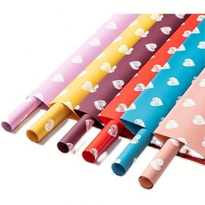 Nouveau papier d'emballage pour bouquet de fleurs, style Saint-Valentin, en forme de cœur, impression bicolore, papier floral imperméable - Product Image 1