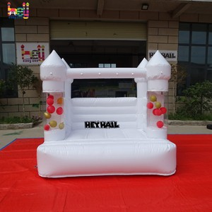 Mini ballons gonflables blancs de maison de rebond de château de 8x6ft pour le cavalier et les videurs d'enfants pour le mariage en vente - Product Image 2