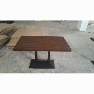 Set di Arredamento per Ristoranti: Sedie in Legno Massello, Tavoli con Base in Metallo per Caffè, Bistrot, Hotel e Uso Commerciale - Product Image 4