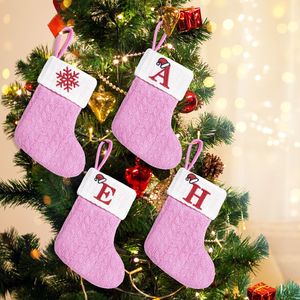 <span class=keywords><strong>Chaussette</strong></span> <span class=keywords><strong>de</strong></span> <span class=keywords><strong>Noël</strong></span> <span class=keywords><strong>personnalisée</strong></span> en tricot rose, design nordique, écologique, ornements miniatures à suspendre avec initiales <span class=keywords><strong>de</strong></span> l'alphabet A à Z - Product Image 2