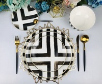 Services de vaisselle en porcelaine fine rayée noir et blanc avec bordure en or véritable, compatibles lave-vaisselle, comprenant assiettes plates et saladiers