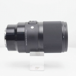 ข้อเสนอสุดคุ้ม! 70mm f/2.8 มาโคร อาร์ต — คุณภาพภาพระดับซีรีส์อาร์ต คมชัดและมีชีวิตชีวา โบเก้เนียนนุ่ม ใช้งานได้สองรูปแบบทั้งมาโครและพอร์ตเทรต - Product Image 1