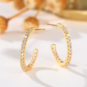 Orecchini a Cerchio Dorati con Diamanti Rotondi Incastonati a Canale, Placcati in Oro 18K, Gioielli Raffinati da Donna per Uso Quotidiano - Product Image 6