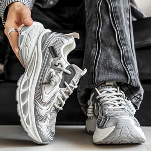 Sneakers con Suola Spessa Personalizzabili - Scarpe Casual da Uomo in Stile Retrò per Esterni con Rete Traspirante e Servizio di Campionatura Rapida - Product Image 1