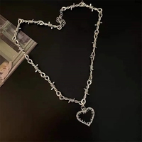 Collier ras du cou Punk en fil de fer pour femmes et hommes, Hip-hop gothique, pendentif cœur, petites épines, chaîne ras du cou, bijoux