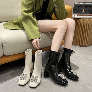 Mesdames Talons épais à bout carré Logo personnalisé 2023 Automne Femmes Mode Bottes en cuir verni Bottes imperméables - Product Image 1