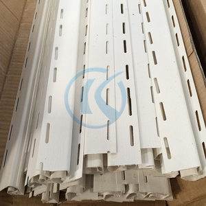 Strisce di forma di J del PVC degli accessori del pannello di <span class=keywords><strong>rivestimento</strong></span> del PVC della parete del <span class=keywords><strong>rivestimento</strong></span> esterno di colore su ordinazione - Product Image 3