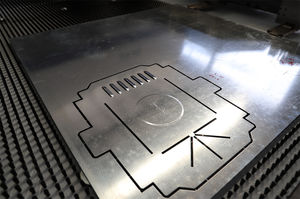 Máquina Combinada de Punzonado CNC y Corte por Láser de Fibra para Fabricación de Chapa Metálica - Product Image 4