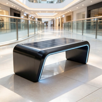 Banc solaire intelligent autonome avec éclairage LED à détecteur de mouvement et chargeur sans fil pour sièges de parc