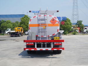 Camión Cisterna <span class=keywords><strong>de</strong></span> Combustible Dongfeng 8500L 4X2 en Venta - Product Image 2