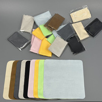 Chiffon à lunettes en microfibre de couleur unie, chiffon doux et délicat pour essuyer les écrans et les objectifs d'appareil photo, emballé de manière pratique