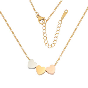 Collar con colgante de Tres corazones de acero inoxidable sin decoloración a la moda, collar impermeable con abalorio de corazón chapado en oro de 18 quilates para hermana amiga - Product Image 1