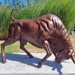 Statua di Toro in Bronzo per Decorazione Giardino Esterno - Product Image 3