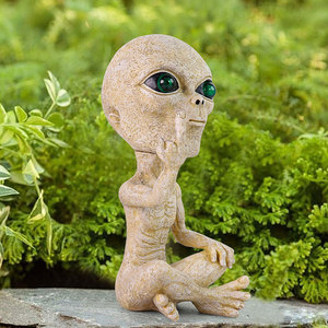 Scultura in Resina di Alieno con Gesti Divertenti, <span class=keywords><strong>Extraterrestre</strong></span> Seduto con Gambe Incrociate e Occhi Verdi, Decorazione da Giardino Artigianale e Fantasiosa - Product Image 3