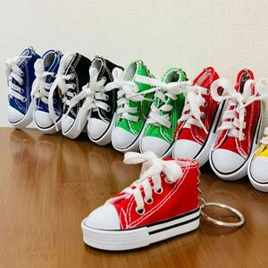 Mini Hi Top Keychain dễ thương Giày thể thao <span class=keywords><strong>Keyring</strong></span> cho túi ví Mặt dây chuyền phụ kiện xe trẻ em vui Quà Tặng - Product Image 1