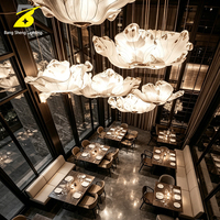 Lustre en tissu surdimensionné à motif floral, lumière créative personnalisée pour les espaces publics et les atriums
