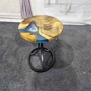 <span class=keywords><strong>Table</strong></span> <span class=keywords><strong>console</strong></span> en résine teintée à l'énergie solaire et bois récupéré