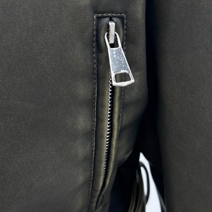 Giacca in Pelle PU Personalizzata per Donna, Lunghezza Corta, Stile Vintage con Design che Valorizza la Vita - Product Image 2