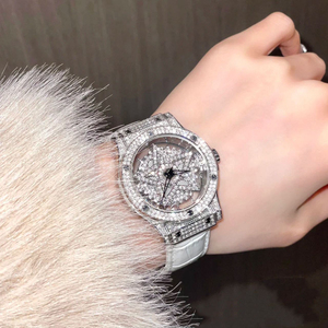 Montre à quartz de luxe pour femmes, bracelet en cuir élégant, montre-bracelet tendance, style diamant étincelant, montre pour dames pour G - Product Image 5
