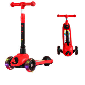 Trottinette pliable à trois roues en PU moderne et légère pour enfants, avec musique et éclairage, pour usage extérieur, garçons et filles de 2 à 12 ans, avec siège - Product Image 4