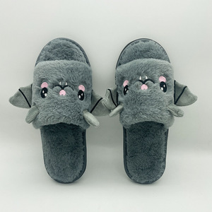 <span class=keywords><strong>Chaussons</strong></span> pour femmes et hommes en peluche EVA, amusants et uniques, en forme de chauves-souris grises, pour l'intérieur et l'extérieur, automne-hiver - Product Image 6